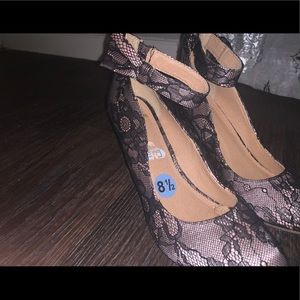 Lace wedges